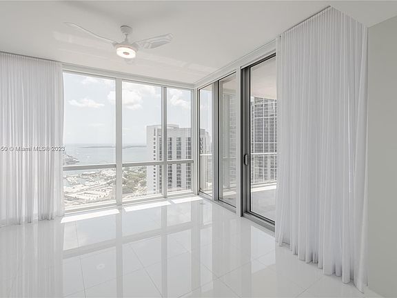 5th image of 851 NE 1st Ave #3911