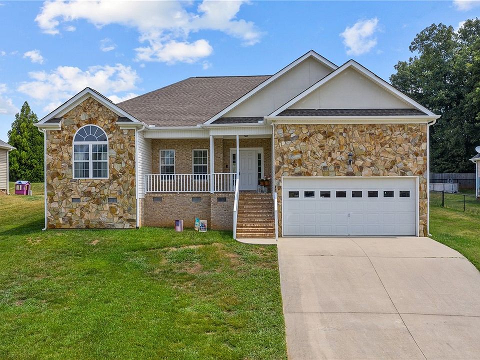 1128 Castle Dr, Graham, NC 27253 Zillow
