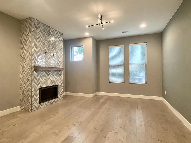 1075 Mariposa St — Photo 20