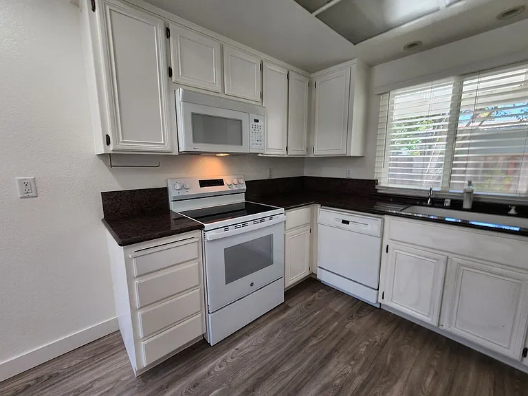 1465 Kentfield Ave — Photo 30