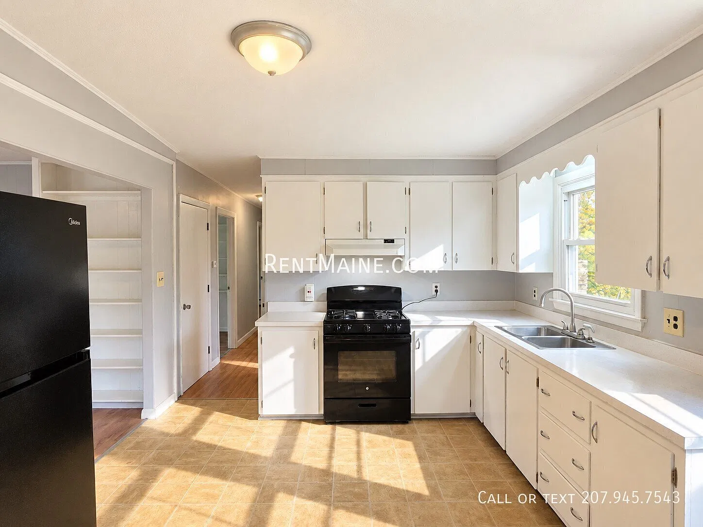 3 bed, 1000 sqft, $1,875 — Photo 1