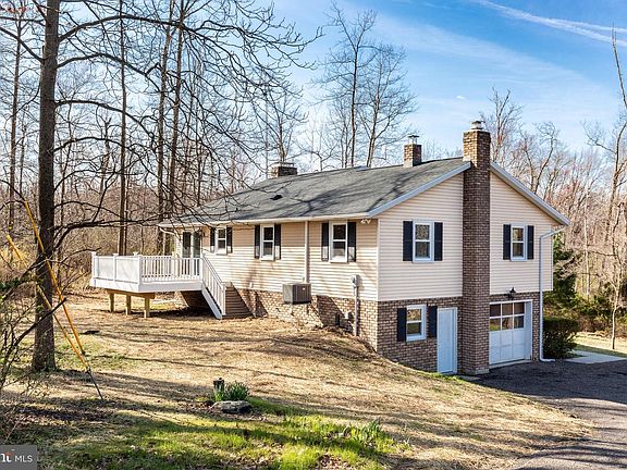 4th image of 1545 Oakwood Dr