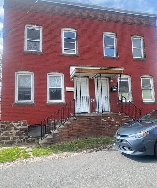 1st image of 29 Oakwood Ln