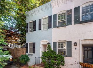 1 Pomander Walk NW, Washington, DC 20007