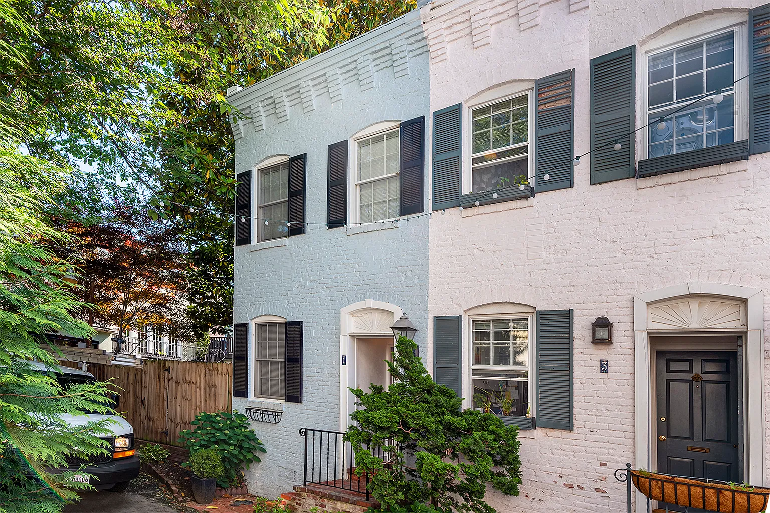 1 Pomander Walk NW photo 1