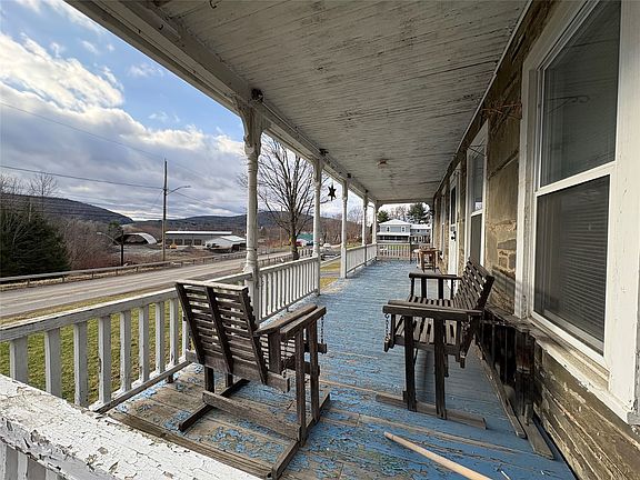 2nd image of 22 Chestnut St