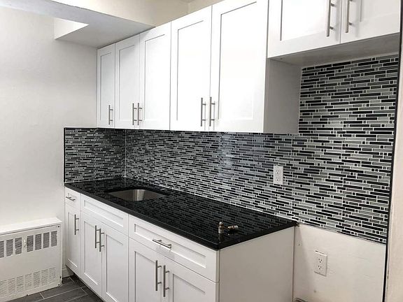 4th image of 932 Bronx Park S APT Bc