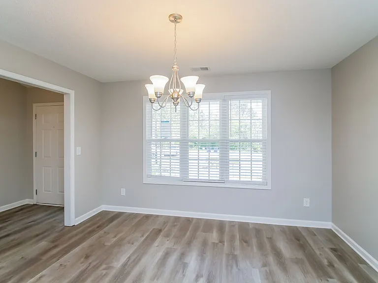 225 Comet Ct — Photo 6