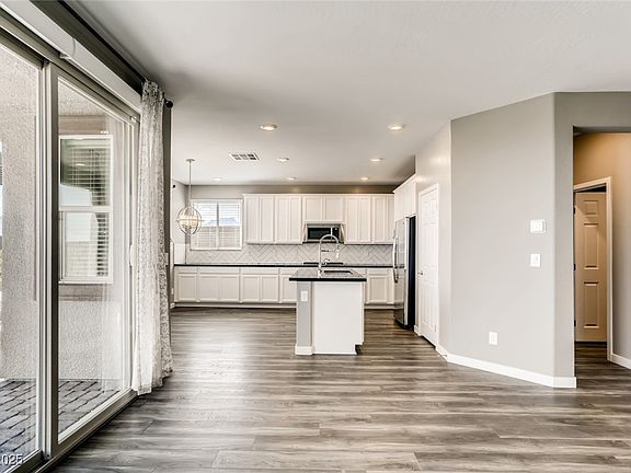 5th image of 12405 Harbor Isle Ave