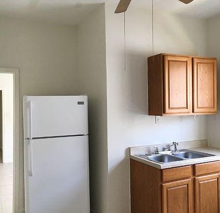 3rd image of 8630 Apricot St #8630