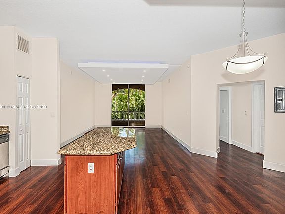 4th image of 3001 NE 185th St APT 233