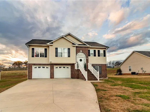 214 Ash Dr, Mocksville, NC 27028