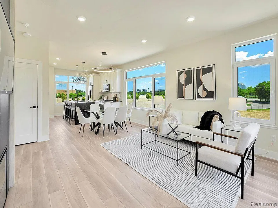 740 Town Center Dr