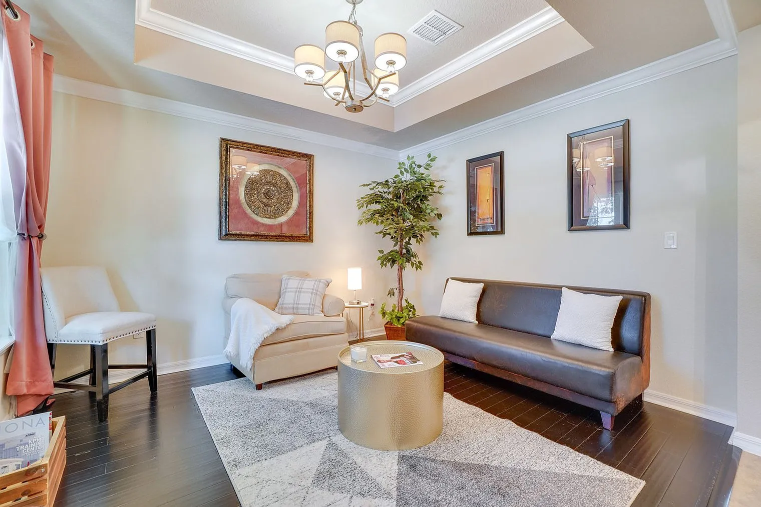 4 bed, 2.0 bath, 2594 sqft, $5,368 — Photo 3