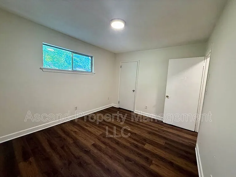 3341 Pinewood Ave #B — Photo 12