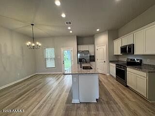 3rd image of 209 Cainwood Ct