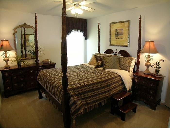 Bedroom 10 x 12