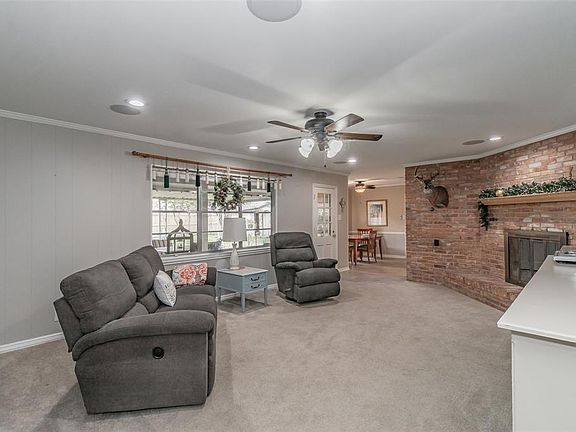 4th image of 4009 Emerald Oaks Dr
