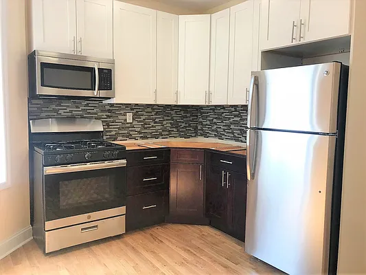 Rented by Lang Realty LLC | media 4