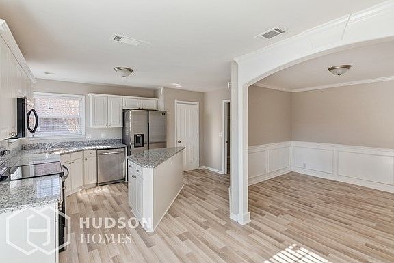 4th image of 3405 Leslie Ln