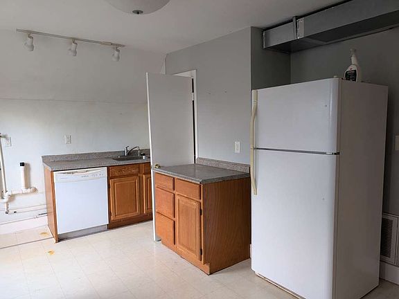 5th image of 91 Maplewood Ave #2