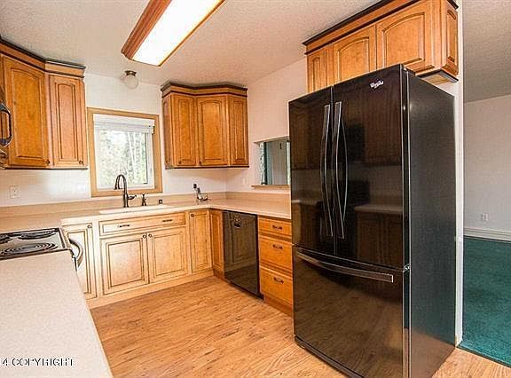 3rd image of 140 Chapman Ct