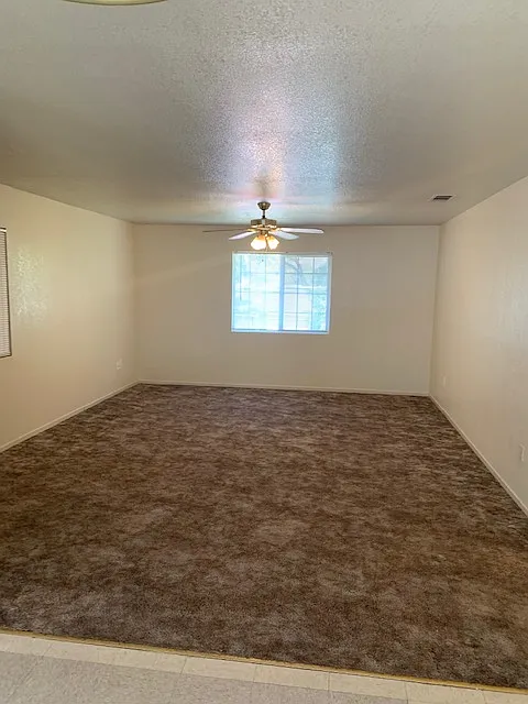 4 bed, 1400 sqft, $1,400 — Photo 2