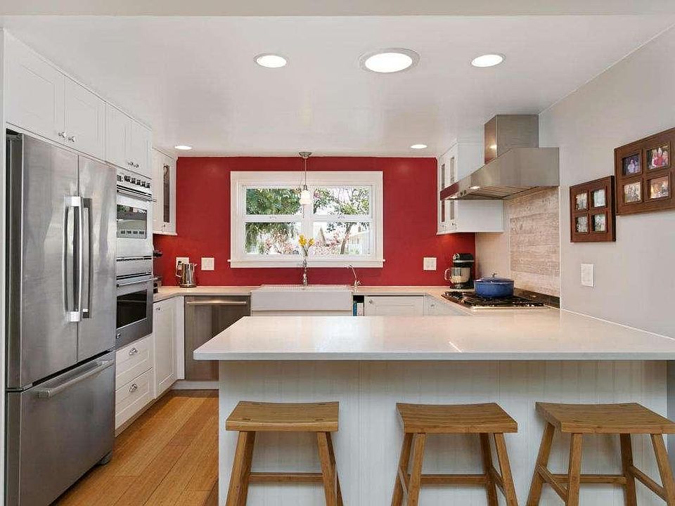 2nd image of 416 Alpine Ave