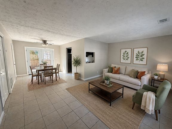 2nd image of 2071 Lenoa Ln