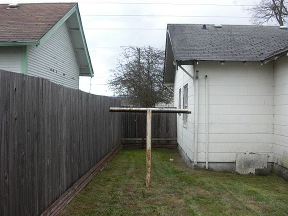 4th image of 6812 S Puget Sound Ave