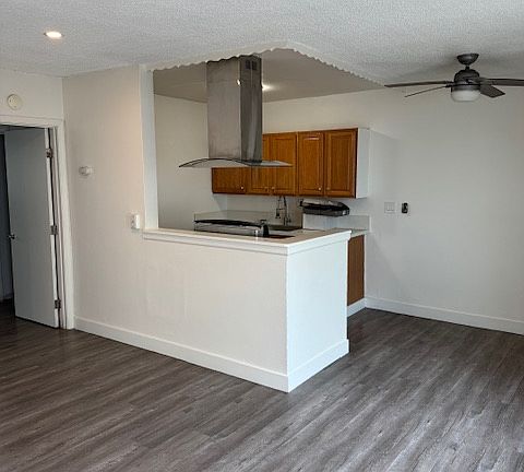 3rd image of 1226-1226 E Borchard Ave #3