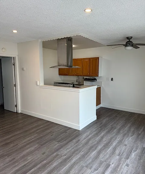 1226-1226 E Borchard Ave #7 — Photo 8