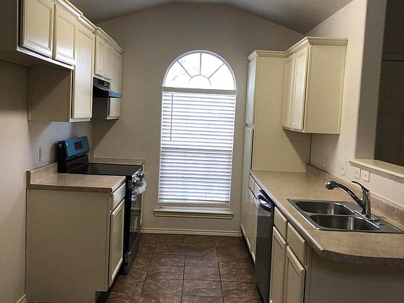 4th image of 6705 84th St