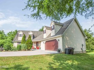 2030 Club Dr, Loudon, TN 37774
