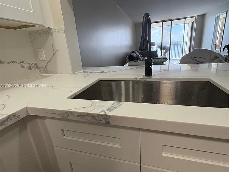 111 Lake Emerald Dr #302 — Photo 17