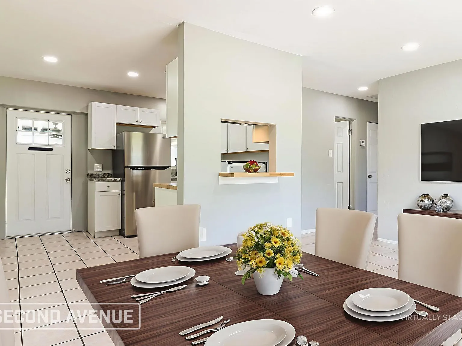 3 bed, 1.0 bath, 1012 sqft, $1,795 — Photo 3