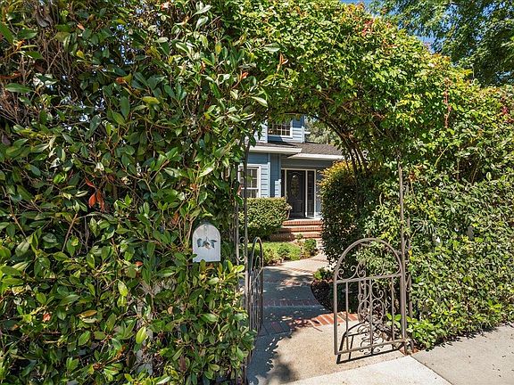 3rd image of 16951 Cypress Way