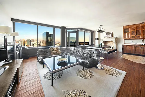 Sold by Town Residential | media 9