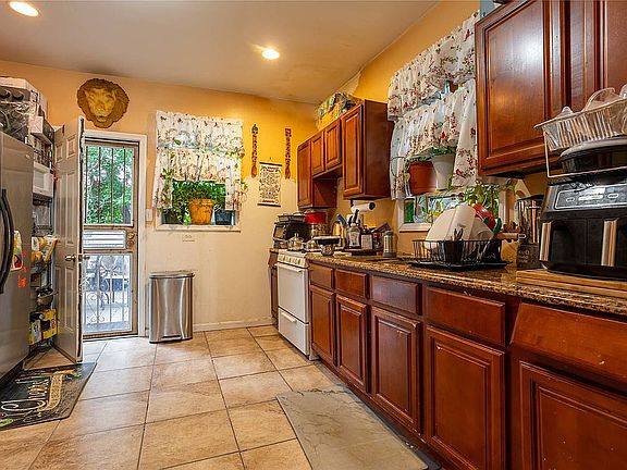 5th image of 104-12 164th St
