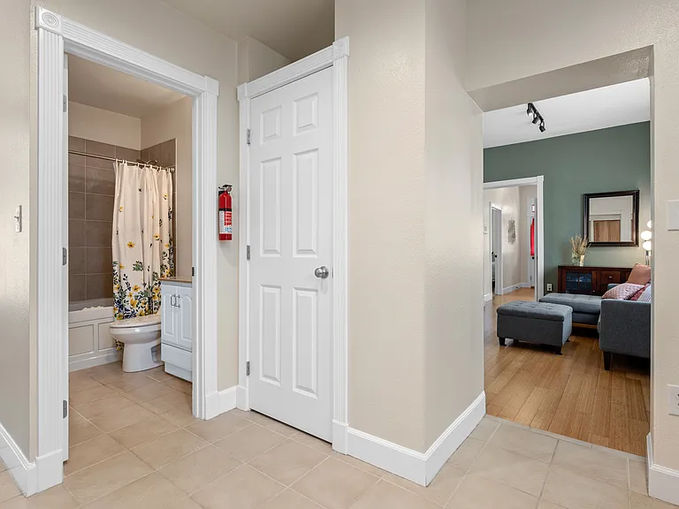 3023 Lawrence St — Photo 10