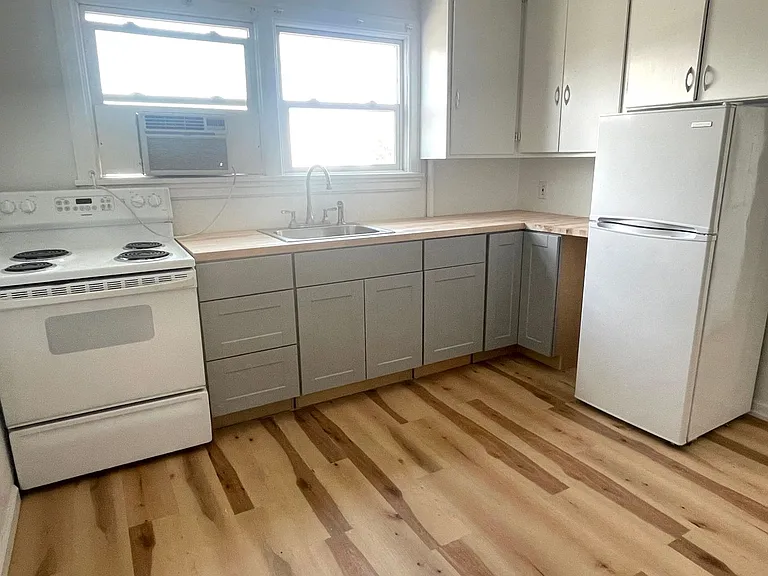 115 W 1st Ave — Photo 3