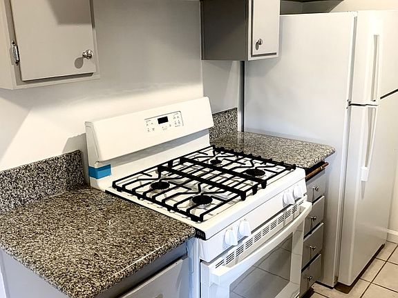 4th image of 3860 Mentone Ave #7