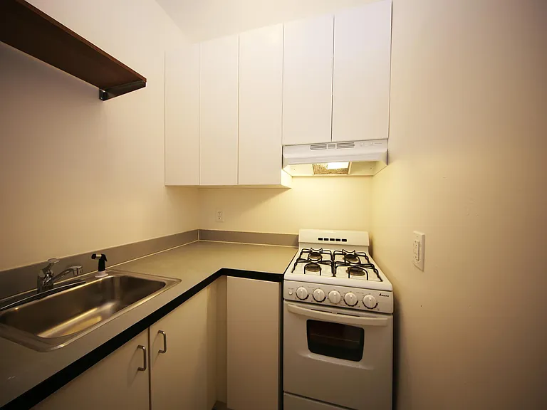 39 Hemenway St #19 — Photo 6