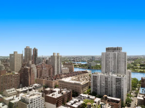 404 East 76th Street 30A image 2 of 25