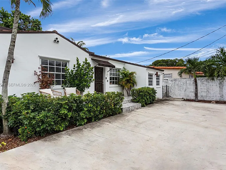 3154 SW 5th St — Photo 13