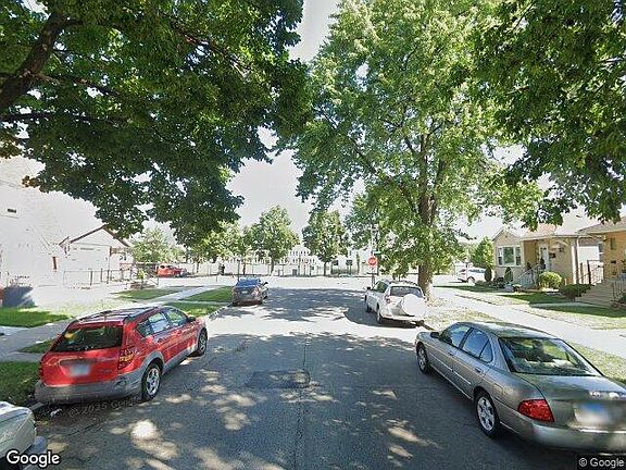 Exterior Neighborhood (street photo)