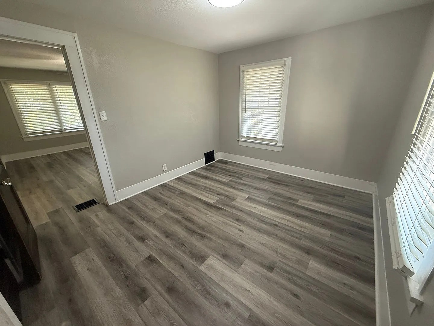 3718 S. Wayne Avenue — Photo 4
