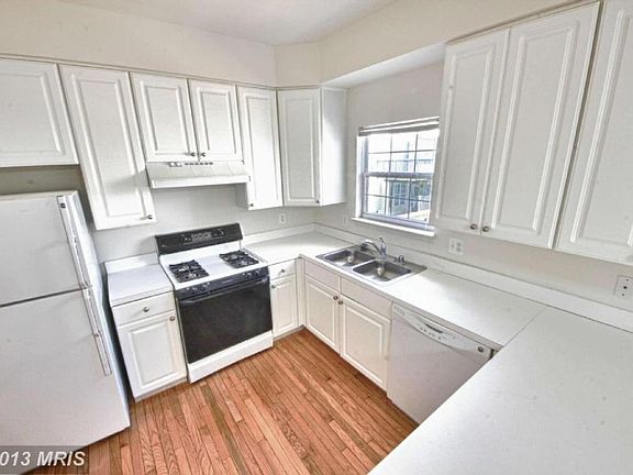 4th image of 2544 James Maury Dr