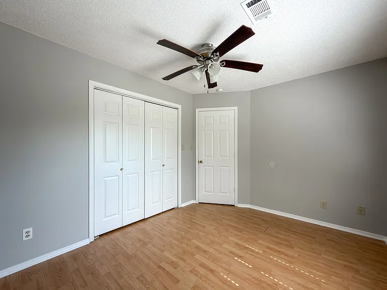 9704 Croxted Rd — Photo 14