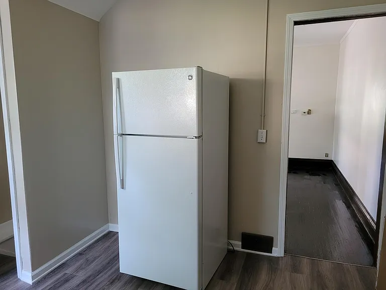 287 Electric Ave — Photo 6